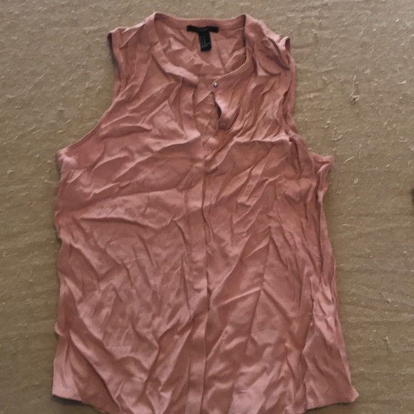 Cute top - Picture 1 of 1